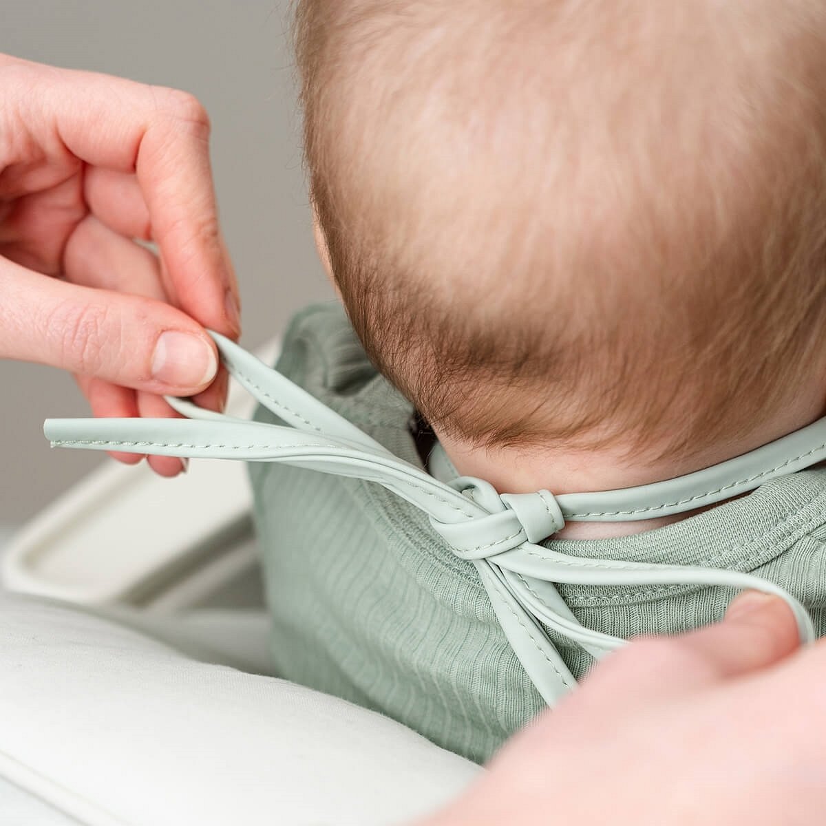 Done by Deer Śliniaki z Kieszonką Tiny Happy Clouds Blue 2szt 038ff90a81f348fe91a4b9c5d90f6411