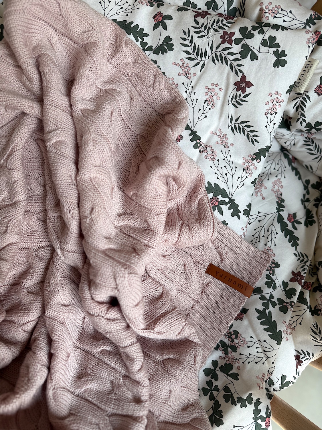 Puuki Poduszka do karmienia Herbaciana Róża poduszka-do-karmienia-organic-kolor-herbaciana-roza