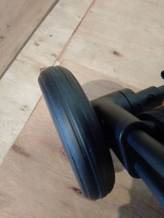 [OUTLET] Cybex Coya Wóżek Spacerowy Rama Matt Black Off White