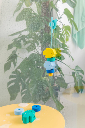 Quut Klocki piankowe do nawlekania do kąpieli Beedi Fish