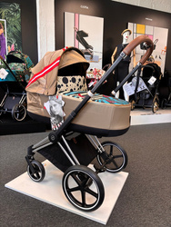 [OUTLET] Cybex Priam 2.0 Lux Gondola Karolina Kurkova One Love | multicolor