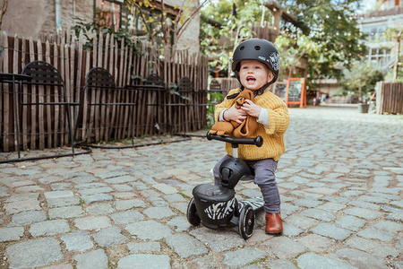 [OUTLET] Scootandride Highwaykick 1 Lifestyle 2w1 Jeżdzik i Hulajnoga Trójkołowa z Zamykanym Schowkiem 1-5 lat Zebra