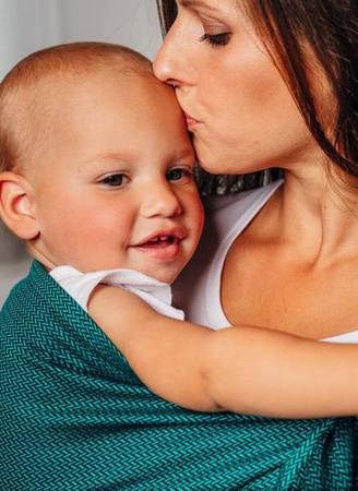 LennyLamb Chusta Kółkowa Do Noszenia Dzieci Splot Jodełkowy Ramię Bez Zakładek Standard 1,8 m 100% Bawełna Szmaragd 