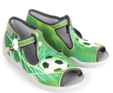 Befado Obuwie Kapcie Chłopięce Motyw Piłkarski