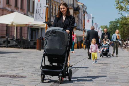 4Baby Everso Wózek Spacerowy Black