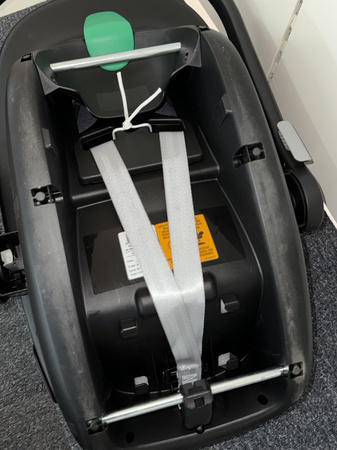 [OUTLET] Maxi-Cosi Pebble 360 Fotelik Samochodowy 0-13 kg Essential Graphite 