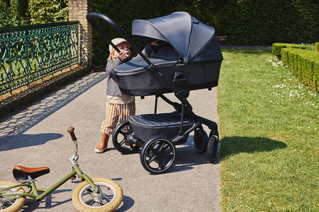 Easywalker Harvey 5 Premium Gondola Do Wózka z Osłonką Przeciwdeszczową Mineral Grey