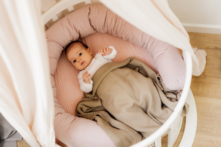 [OUTLET] Waldin Łóżeczko Dziecięce Owalne 7w1 z Materacem Białe