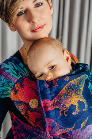 LennyLamb Nosidełko Dla Dzieci Wrap-Tai Mini, Bawełna, Splot Żakardowy, Z Kapturkiem - Park Jurajski - Nowa Era