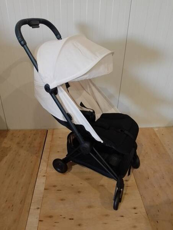 [OUTLET] Cybex Coya Wóżek Spacerowy Rama Matt Black Off White