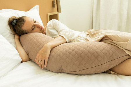 Beaba Ergonomiczna poduszka rogal dla kobiet w ciąży i karmiących Big Flopsy ™ Fleur de coton Cacao