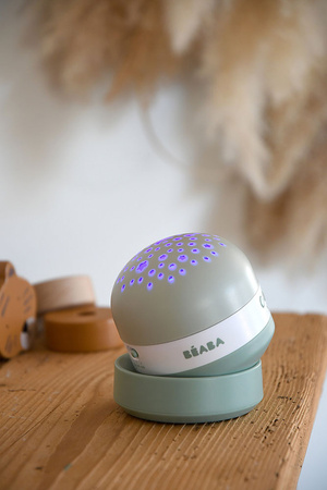 Beaba Projektor gwiazd z pozytywką i czujnikiem płaczu Pixie Sage green