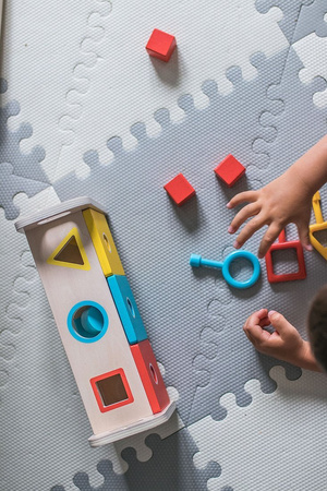 Janod Drewniany sorter z kluczykami Essentiel