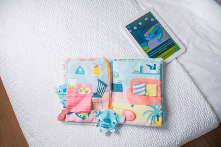 Miniland Książka Edukacyjna Sensoryczna Czynności Codzienne