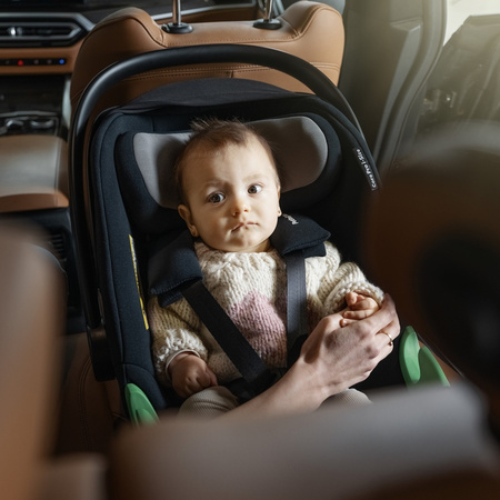 Petite&Mars Core Pro i-Size Fotelik samochodowy (0-13 kg) Black Grey 