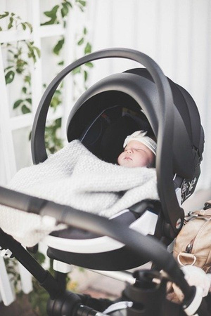 [OUTLET] BeSafe iZi Go Modular i-Size WE Fotelik Samochodowy 0-13kg Czarny Cab 