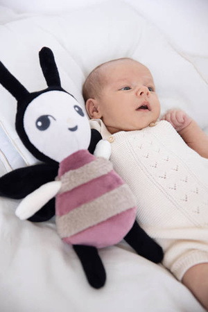 Piapimo CuddlyBee Przytulna Maskotka Pszczółka Piapi Rozm S Różowa