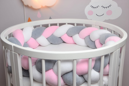 SenLove Ochraniacz do Łóżeczka Warkocz 360cm Szaro-Różowo-Biały