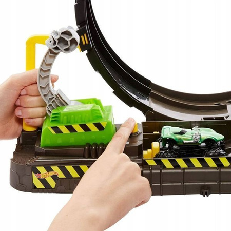 Hot Wheels Monster Truck Pętla Zestaw GKY00