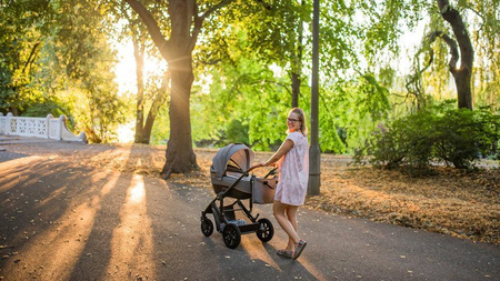 Kinderkraft Prime Wózek Głęboko-Spacerowy 3w1 + Mommy Bag Grey