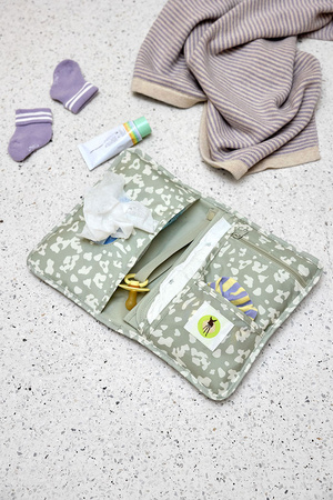 Lassig Green Label Przewijak podróżny z etui na akcesoria Leo light khaki