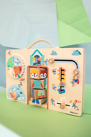 Lilliputiens Drewniana tablica manipulacyjna walizka "Ubranie na każdą pogodę" Lisiczka Alice 2 lata +