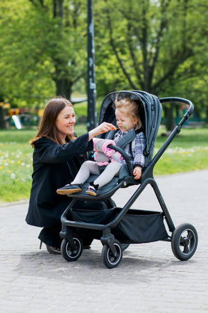 4Baby Everso Wózek Spacerowy Black