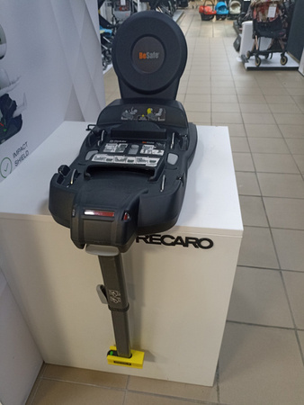 [OUTLET] BeSafe iZi Modular i-Size Fotelik Samochodowy 0-18kg RWF + Baza Czarny Cab 