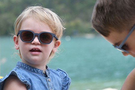 Beaba Okulary przeciwsłoneczne dla dzieci 2-4 lata Bright - Night Blue