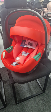 [OUTLET] Cybex Aton S2 i-Size Fotelik Samochodowy 0-13kg Hibiscus Red 2023
