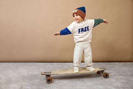 Lassig Bluza z bawełny organicznej GOTS Little Gang Free milky 4-6 lat