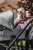 Roan Ivi 2.0 Vintage Wózek Głęboko-Spacerowy Lobster + Cybex Aton B2 i-Size Fotelik Samochodowy 0-13kg + Baza One Volcano Black