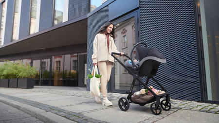 Kinderkraft Newly Wózek Wielofunkcyjny 3w1 Wózek Głęboko-Spacerowy + Fotelik Classic Black 