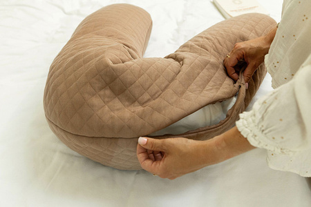 Beaba Ergonomiczna poduszka rogal dla kobiet w ciąży i karmiących Big Flopsy ™ Fleur de coton Cacao