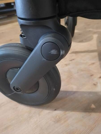 [OUTLET] Cybex Coya Wóżek Spacerowy Rama Matt Black Off White