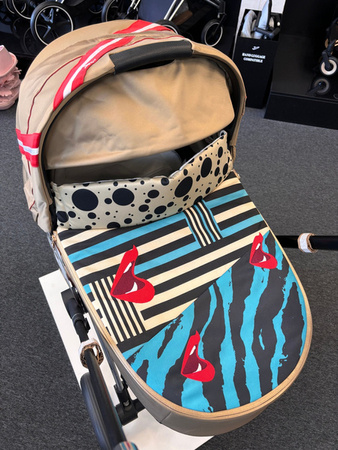 [OUTLET] Cybex Priam 2.0 Lux Gondola Karolina Kurkova One Love | multicolor 