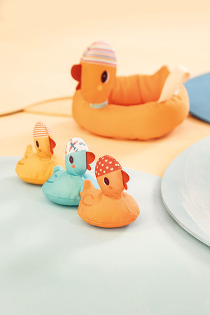 Lilliputiens Kaczka i 3 magnetyczne kaczątka do kąpieli 9 m+