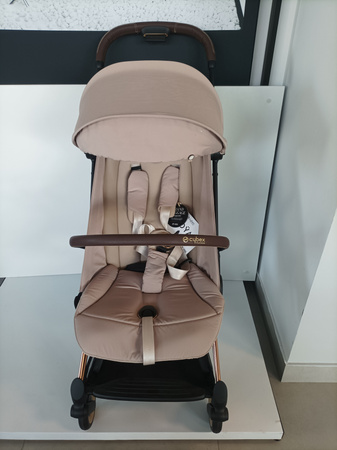 [OUTLET] Cybex Coya Wózek Spacerowy Rama Rosegold Black Cozy Beige