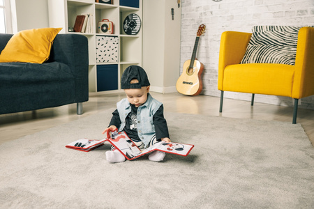 Tiny Love Książeczka Interaktywna - Dwustronna - Tiny Rockers