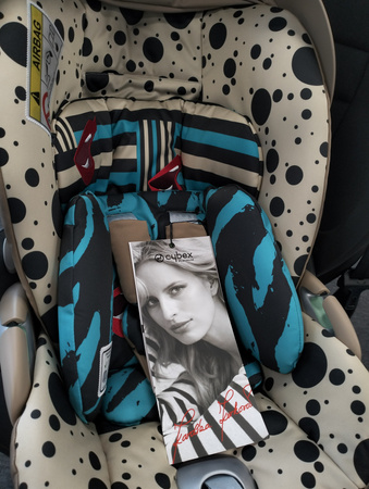 [OUTLET] Cybex Cloud T i-Size Fotelik Samochodowy 0-13kg One Love by Karolina Kurkova