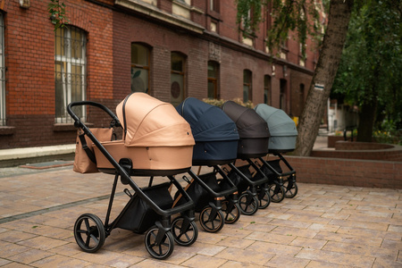 Roan Ivi 2.0 Vintage Wózek Głęboko-Spacerowy Sicilian Olive + Cybex Aton B2 i-Size Fotelik Samochodowy 0-13kg + Baza One Volcano Black	