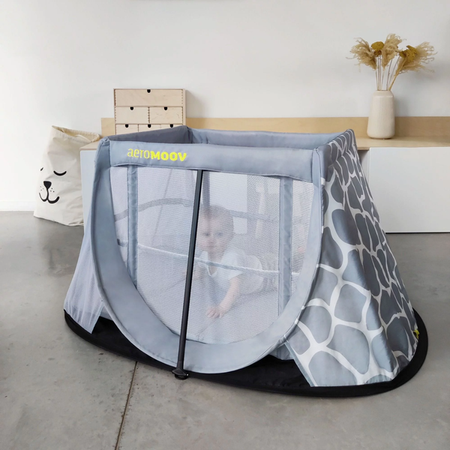 AeroMoov Instant Travel Cot Łóżeczko Turystyczne Giraph Sky