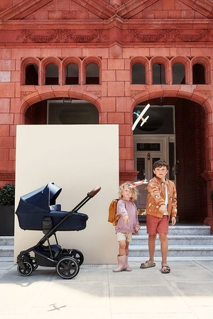 Easywalker Harvey 2  Premium Wózek Spacerowy  Sapphire Blue  (zawiera stelaż, siedzisko z budką, pałąk, folię przeciwdesz. i adapter wysokości) Sapphire Blue