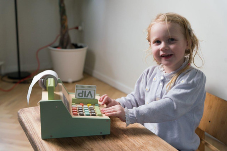 Dantoy Drewniana kasa fiskalna z akcesoriami