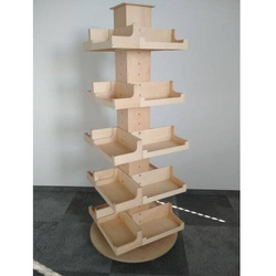 Janod POS marketing Ekspozytor drewniany na kółkach 188 cm wys x 65 cm szer