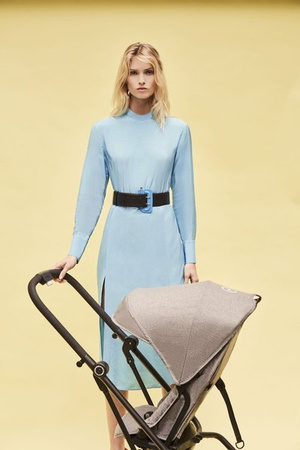 Cybex Eezy S Twist Wózek Spacerowy	 Lavastone Black