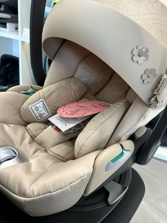 [OUTLET] Cybex Cloud Z2 i-Size Fotelik Samochodowy 0-13 kg + Baza Z2 Simply Flowers Nude Beige
