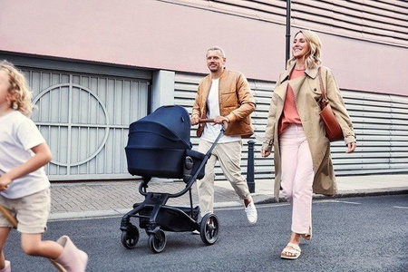 Easywalker Harvey 2  Premium Wózek Spacerowy  Sapphire Blue  (zawiera stelaż, siedzisko z budką, pałąk, folię przeciwdesz. i adapter wysokości) Sapphire Blue