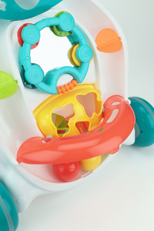 Training2s Jeździk z Zabawkami Typu Pchacz