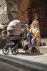 Roan Ivi 2.0 Vintage Wózek Głęboko-Spacerowy Lobster + Cybex Aton B2 i-Size Fotelik Samochodowy 0-13kg + Baza One Volcano Black